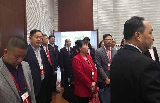 全國人大代表、方大集團(tuán)董事長熊建明參加最高人民法院第一巡回法庭視察調(diào)研座談