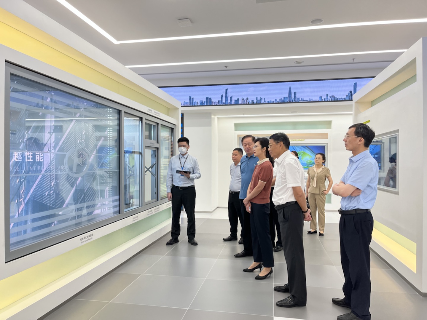 江西省政協副主席、省工商聯主席謝茹一行蒞臨方大集團考察